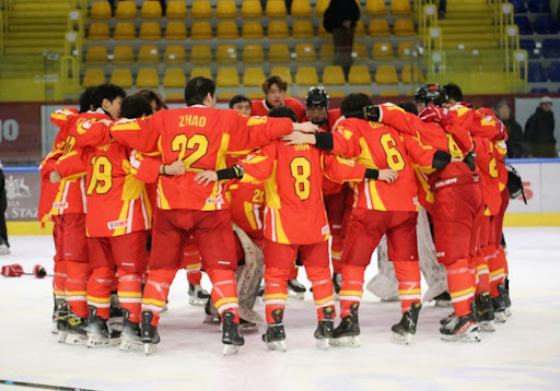 铜梁龙&广州豹角逐最后一个冲超名额，你认为谁将获得入场劵？