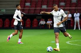 这次封盖把球迷都吓傻了