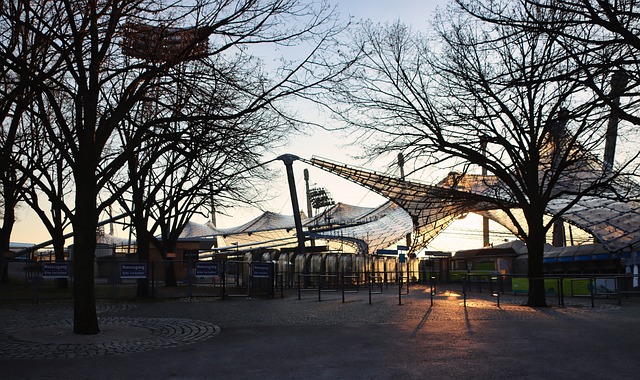 价比高且适 价比高且适